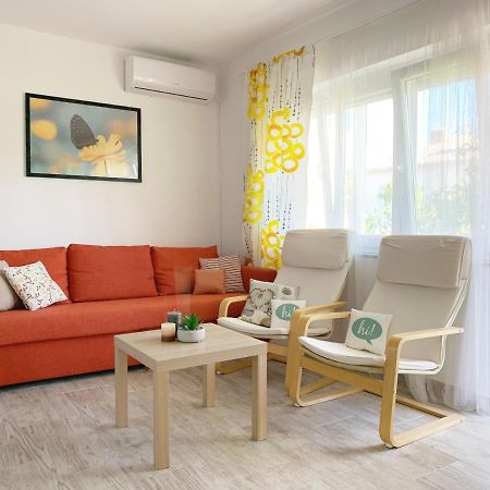Apartment GardenView - New! Krk Town Buitenkant foto