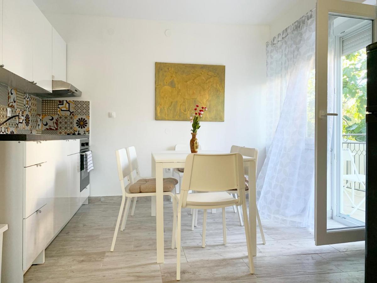 Apartment GardenView - New! Krk Town Buitenkant foto