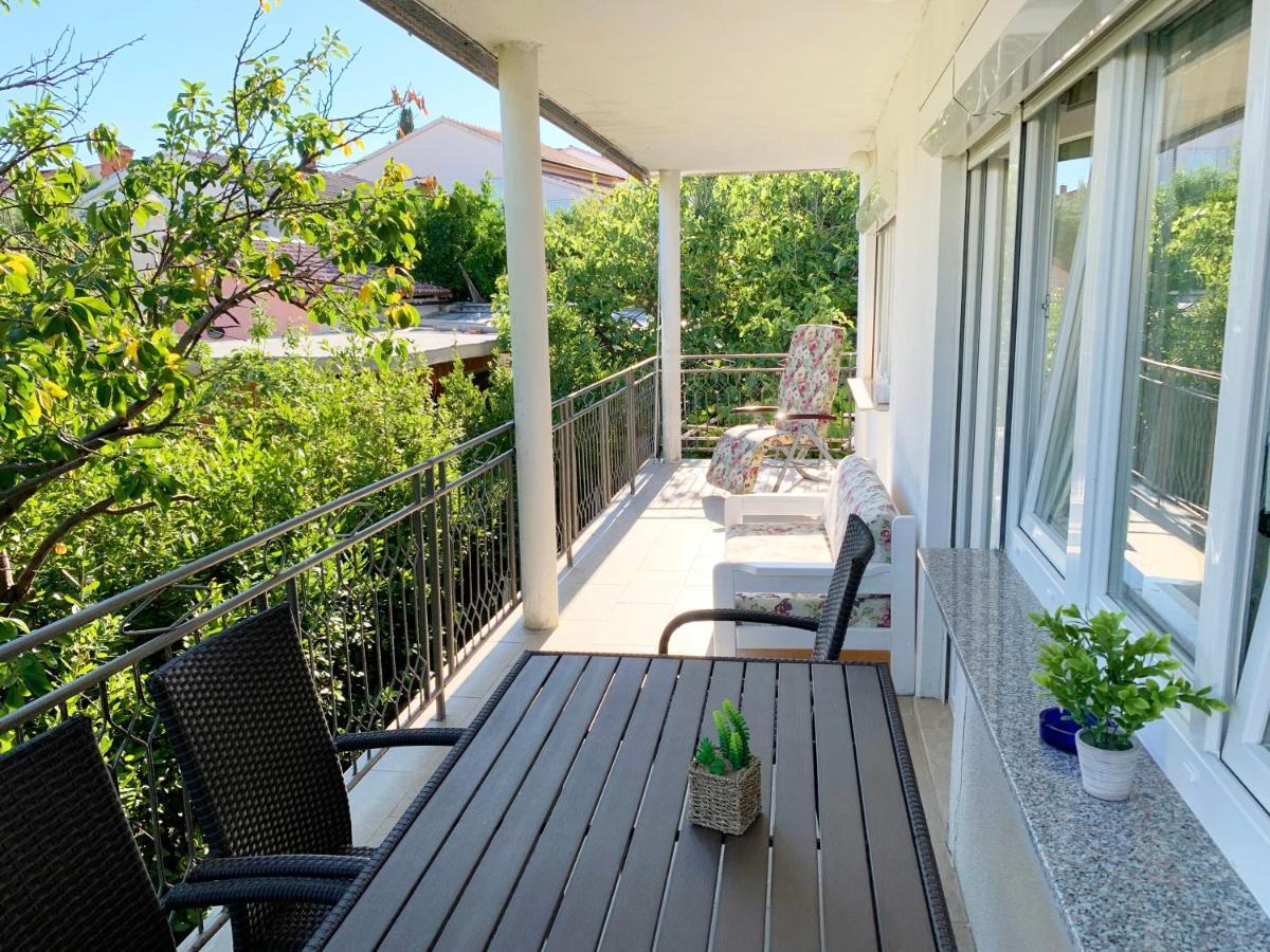 Apartment GardenView - New! Krk Town Buitenkant foto