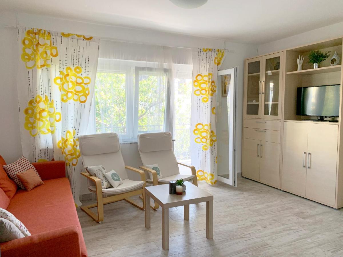 Apartment GardenView - New! Krk Town Buitenkant foto