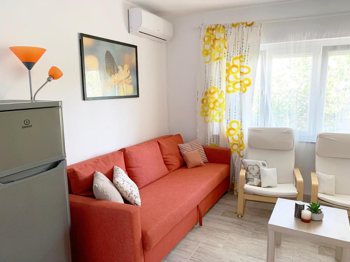 Apartment GardenView - New! Krk Town Buitenkant foto