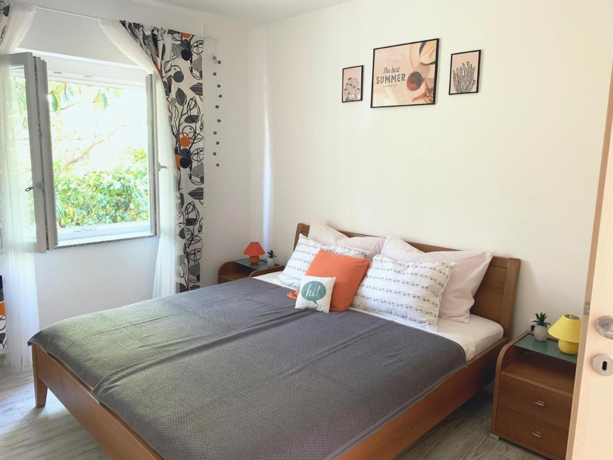 Apartment GardenView - New! Krk Town Buitenkant foto