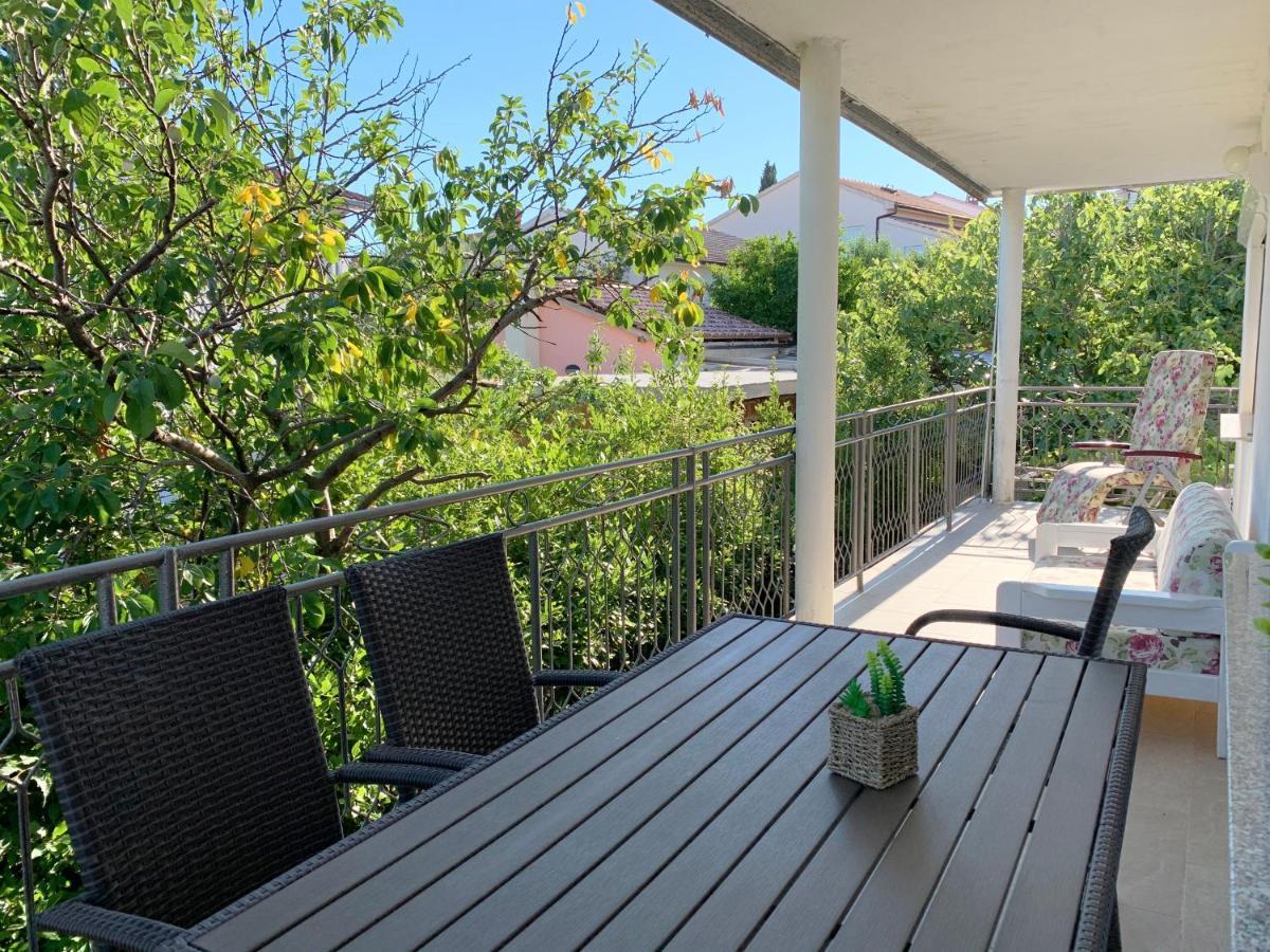 Apartment GardenView - New! Krk Town Buitenkant foto