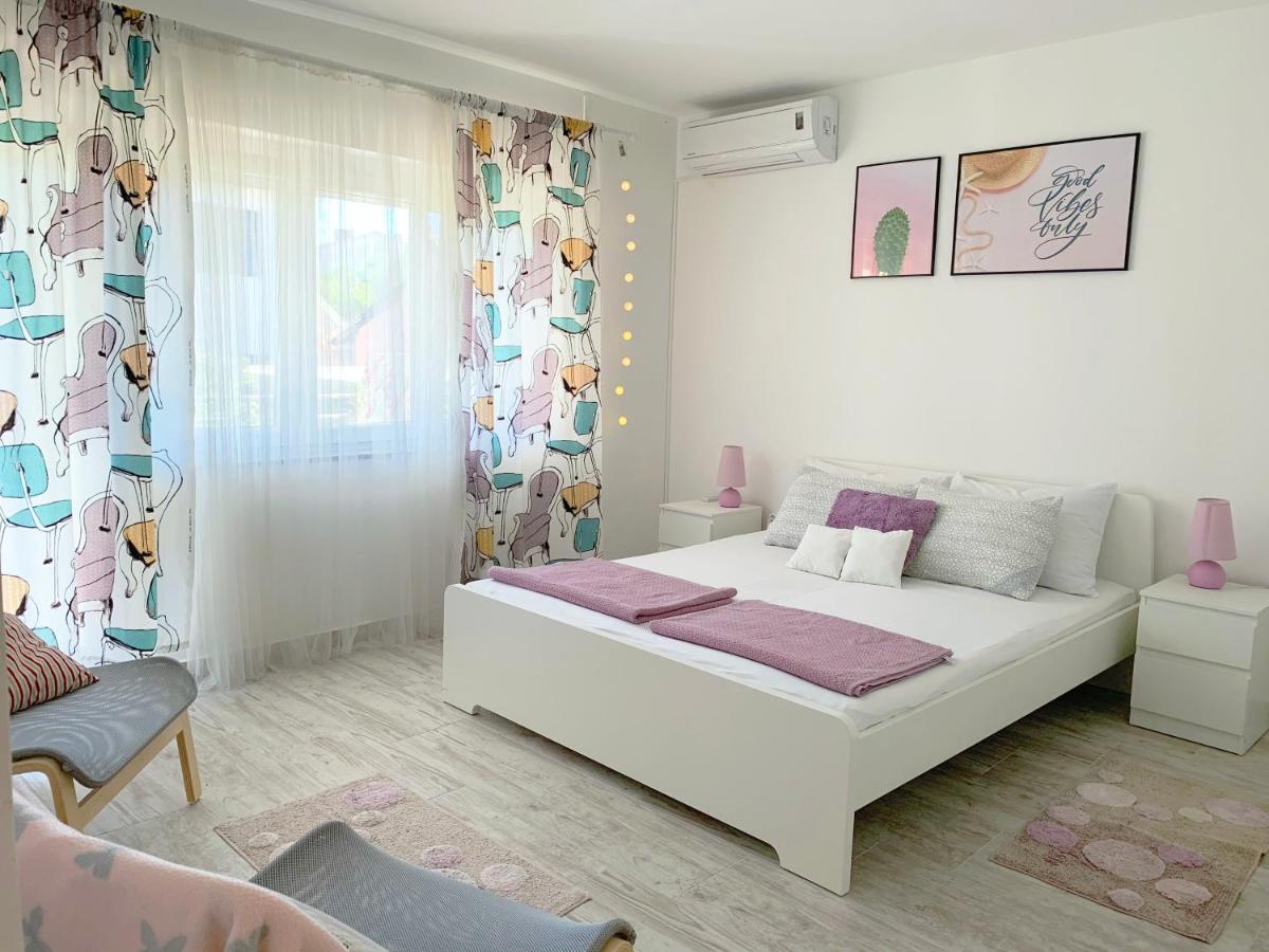 Apartment GardenView - New! Krk Town Buitenkant foto
